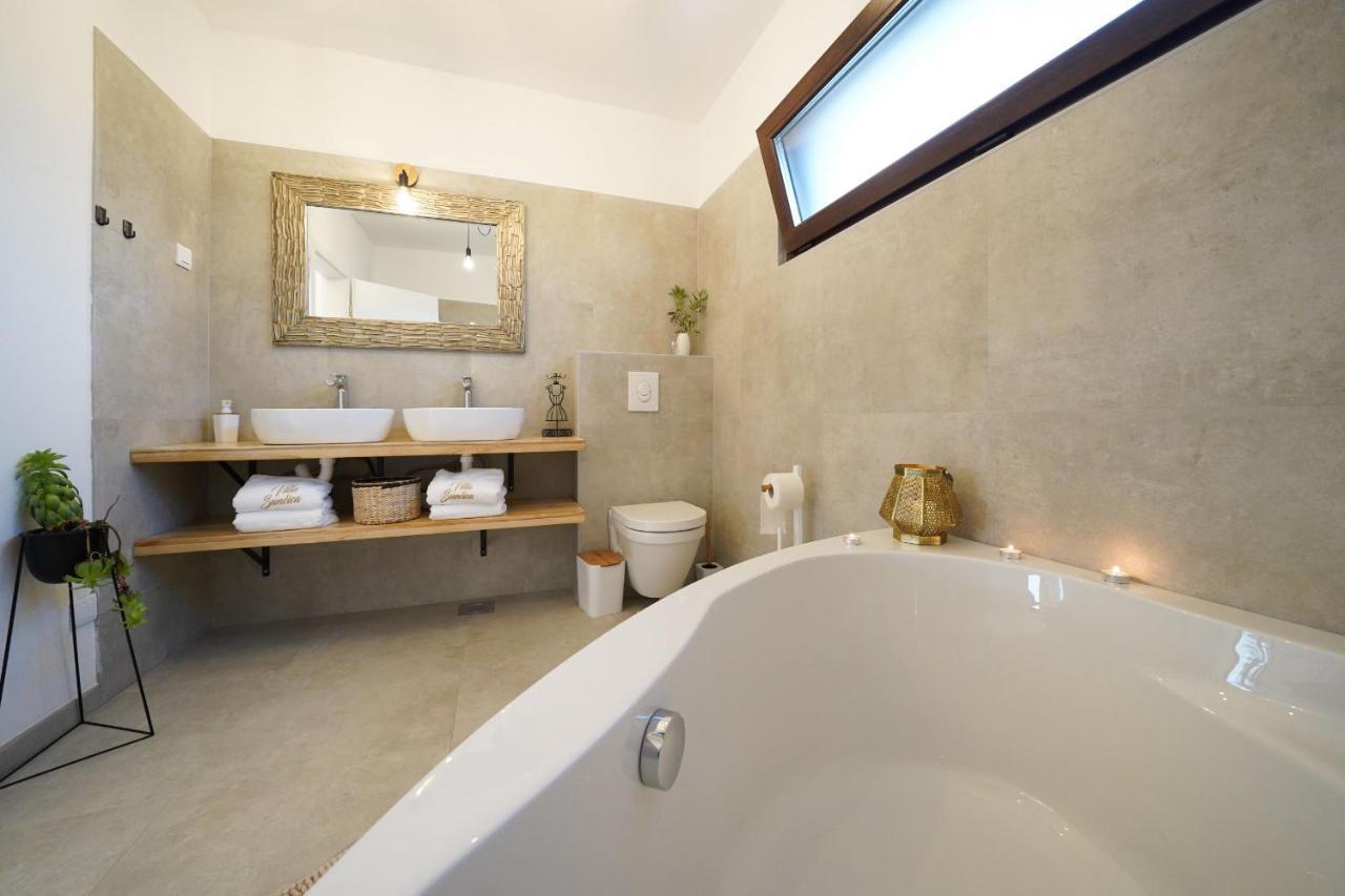 Villa Suncica Sukošan Esterno foto